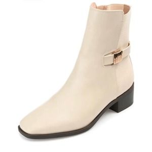 Journee Collection Women's True Comfort Foam Aubrie Bootie Ankle Boot 6.5
